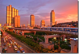 800px-Bangkok_skytrain_sunset